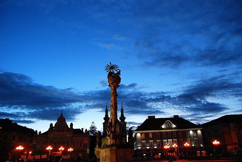 File:Monumentul "Sf. Treime" P-ta Unirii Timisoara.jpg