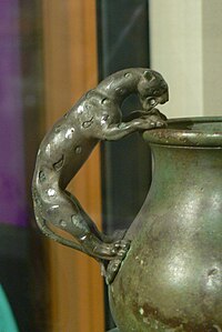 Uchwyt naczynia rzymskiego w kształcie lamparta (Abergavenny, I w. n.e.)