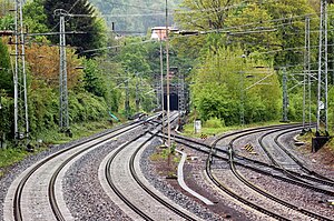 Bahnhof Neckargemünd: Lage, Geschichte, Bahnanlagen