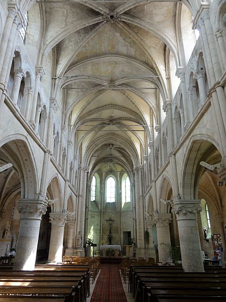 File:Nesles-la-Vallée (95), église Saint-Symphorien, vue générale intérieure 4.jpg