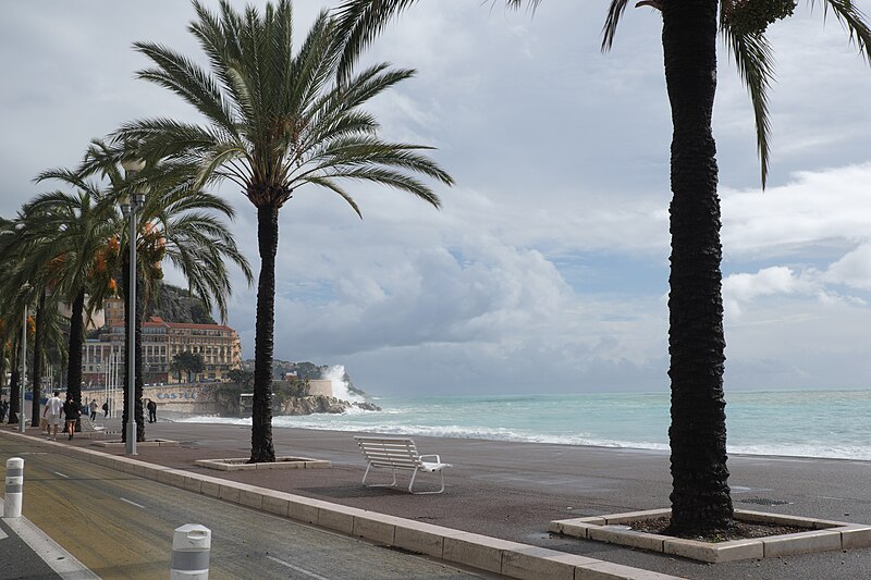 File:Nice (06) Plage 573.jpg