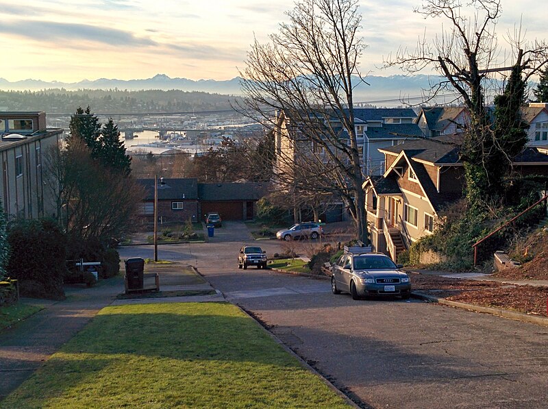 File:Olympic Mountains from Fremont, Seattle, in residential neighborhood.jpg