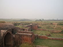 Karawan serai ruins at "Harsh ka tila" mound area spread over 1 km, Mughal period Palace ruins 2.JPG