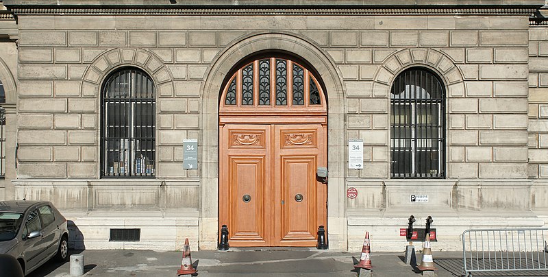 File:Palais de Justice, 34 quai des Orfèvres, porte 02.jpg