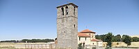 Panorámica de la Iglesia parroquial de San Pedro del Arroyo con su cementerio