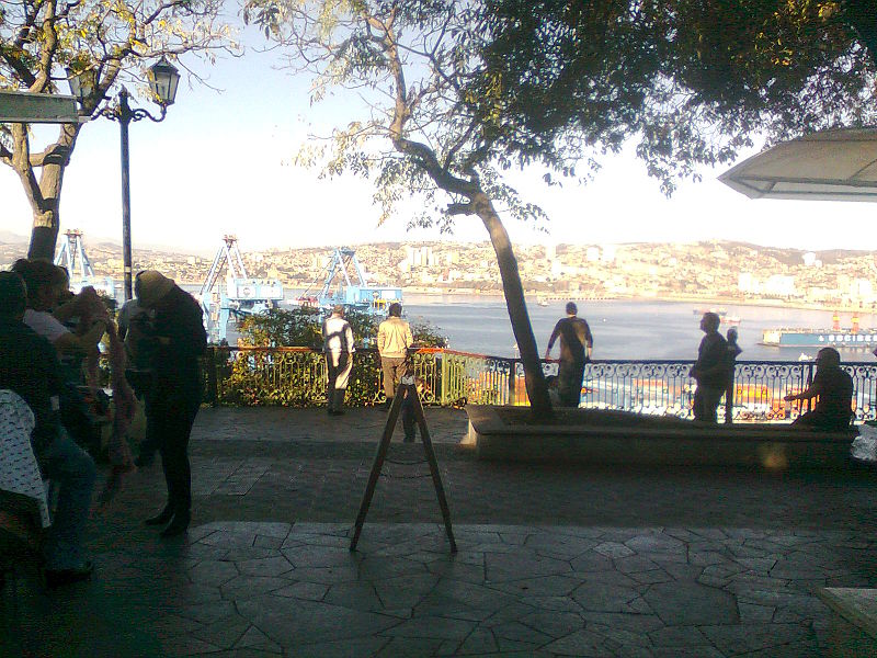 File:Paseo 21 de Mayo, Cerro Artillería, Valparaíso.jpg