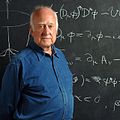 Peter Higgs, Nobel-díjas fizikus, aki elsőnek jósolta meg a Higgs-bozon létezését