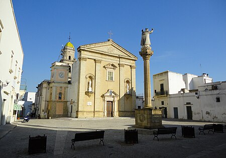 Piazza Taviano.jpg