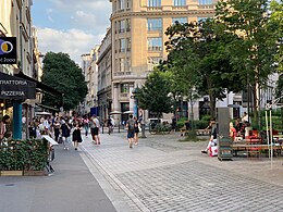 Place Ghislaine-Dupont-Claude-Verlon-Camille-Lepage makalesinin açıklayıcı görüntüsü