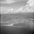 Port of Spain op Trinidad gezien vanuit een vliegtuig, Bestanddeelnr 252-2689.jpg