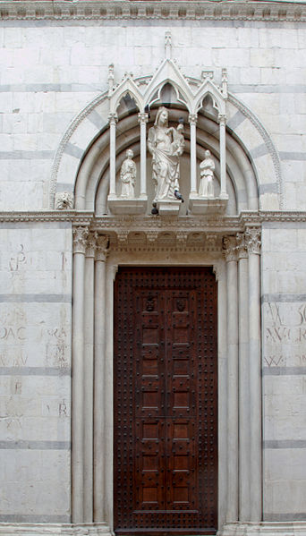 File:Portal - San Michele in Borgo - Pisa 2014.jpg