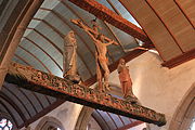 English: Poutre de Gloire in the Lampaul-Guimiliau church   This building is classé au titre des monuments historiques de la France. It is indexed in the base Mérimée, a database of architectural heritage maintained by the French Ministry of Culture, under the reference PA00090020 . brezhoneg ∙ català ∙ Deutsch ∙ English ∙ español ∙ Esperanto ∙ euskara ∙ français ∙ italiano ∙ magyar ∙ Nederlands ∙ português do Brasil ∙ português ∙ română ∙ sicilianu ∙ slovenščina ∙ suomi ∙ svenska ∙ Ελληνικά ∙ беларуская (тарашкевіца) ∙ македонски ∙ русский ∙ українська ∙ বাংলা ∙ +/−