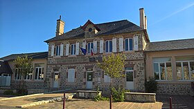 Puy-d'Arnac Town Hall.jpg