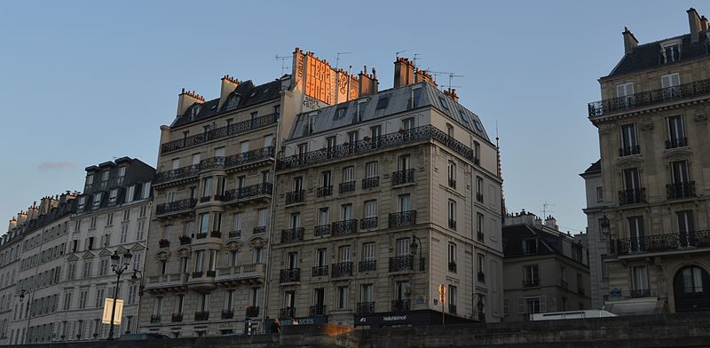 File:Quai aux Fleurs, Paris 30 July 2014 002.jpg