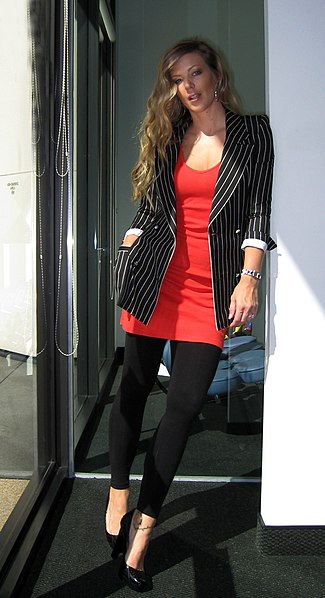 File:Red minidress under striped Ugaro blazer with black leggings.jpg