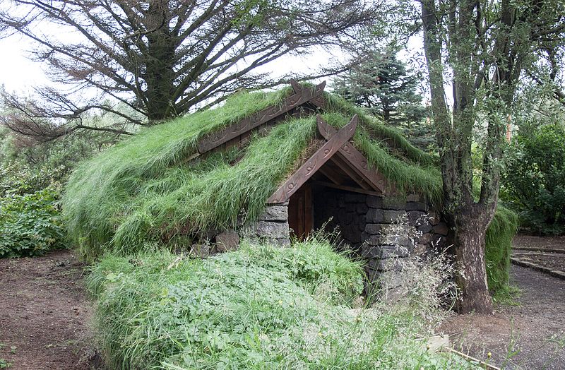 File:Reykjavík Botanic Garden, Traditional Icelandic house 2014-08-02.jpg