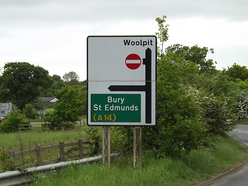 File:Roadsign on the A1088 - geograph.org.uk - 4987452.jpg