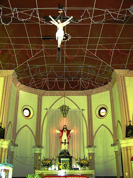 File:SACRED HEART CHURCH, Yercaud, Salem - panoramio (3).jpg