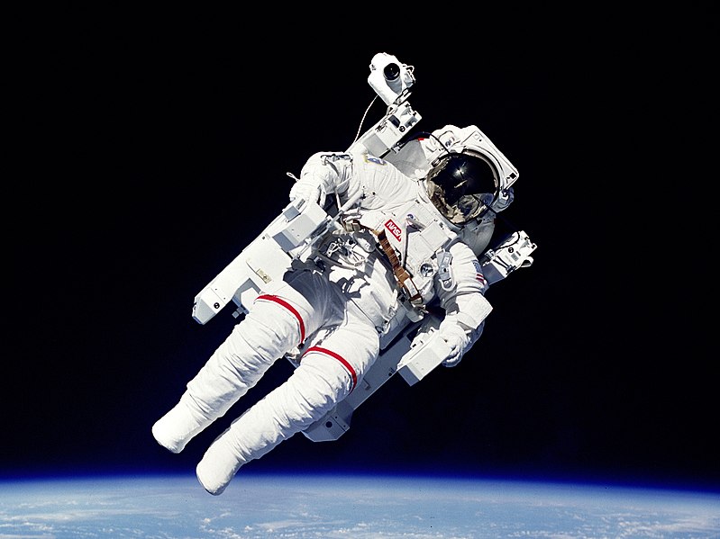 File:STS41B-35-1613 - Bruce McCandless II during EVA (Retouched) (cropped).jpg