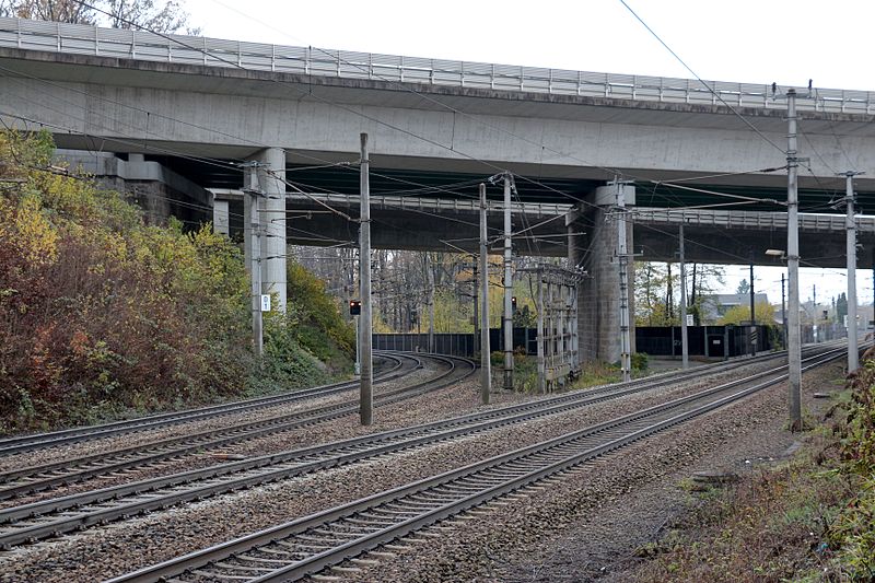 File:Salzburg-Kasern - Westbahn.jpg