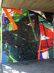 Samuel Buri, geb.1935, Kunstmaler, Glasmosaik, Vas-y, 1961-62. Turnhalle Wirtschaftsgymnasium, St. Jakob Strasse 115, Basel (1)