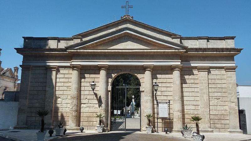 File:San Giorgio Jonico - Cimitero Monumentale.jpg