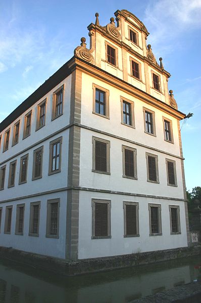 File:Schloss Kirchlauter 3.JPG