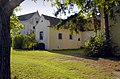 Presshaus und Weinkeller, im Hintergrund der Schüttkasten