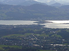 Seedamm between Rapperswil and Hurden, view from Bachtel hill