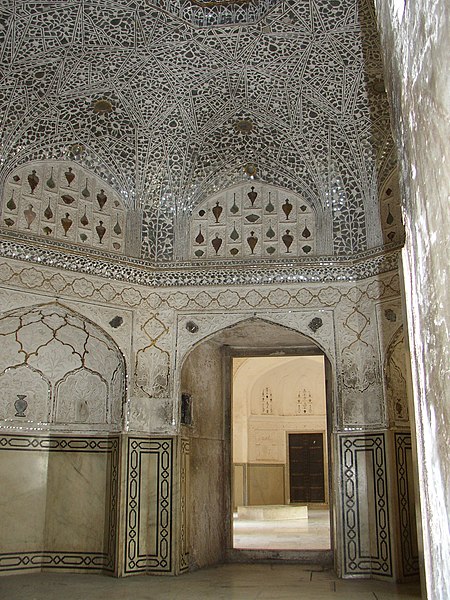 File:Sheesh Mahal, Amber Fort.jpg