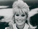 Sheila MacRae: Años & Cumpleaños