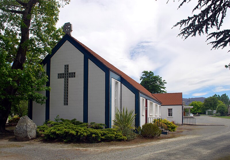 File:St Columba Church, Fairlie 002.jpg