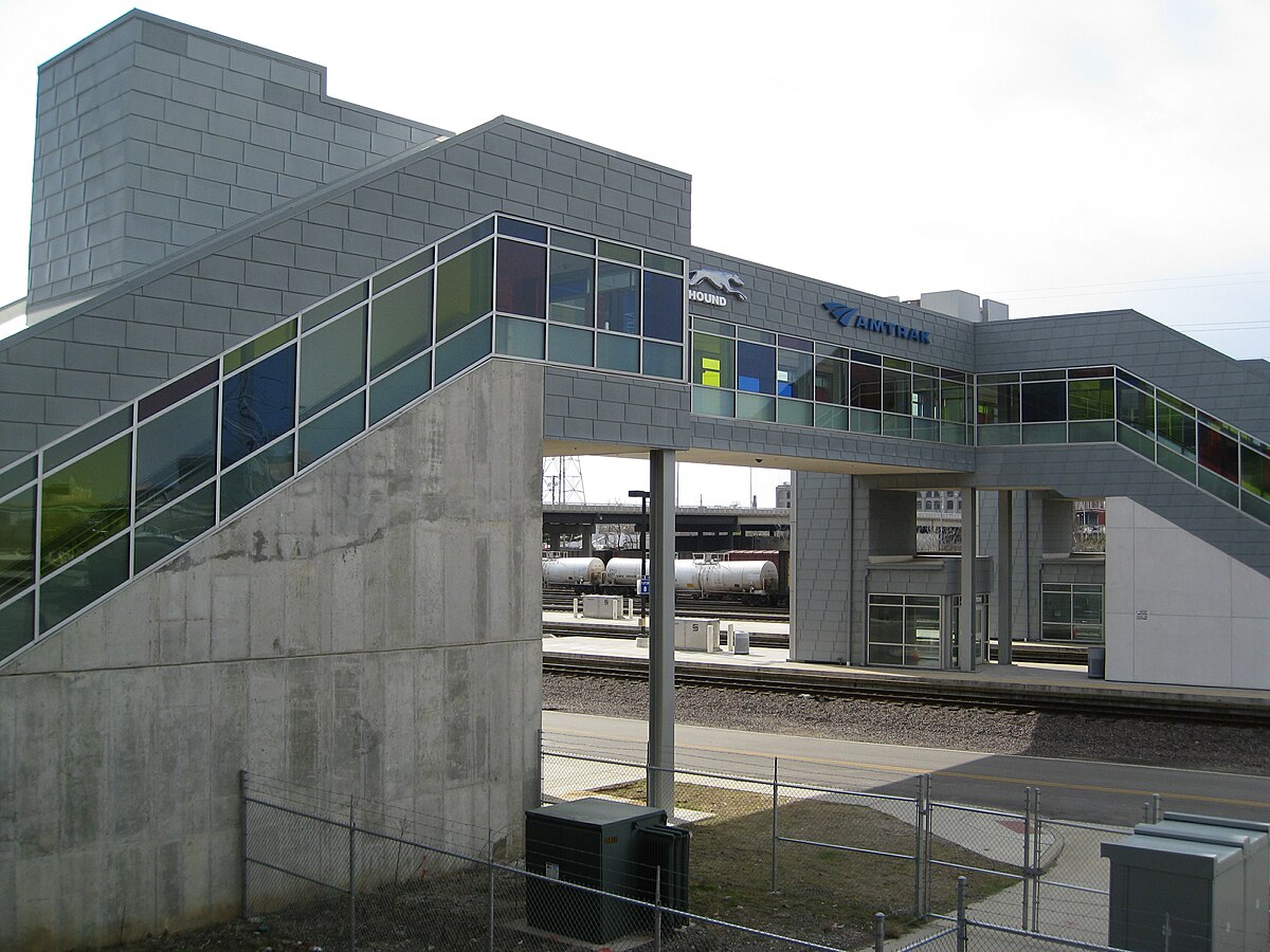 Also center. Gateway Station. Ogilvy Transportation Center Station.