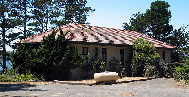 File:Station KPH Operating Station, 18500 CA 1, Marshall, CA 7-5-2010 1-44-33 PM.JPG