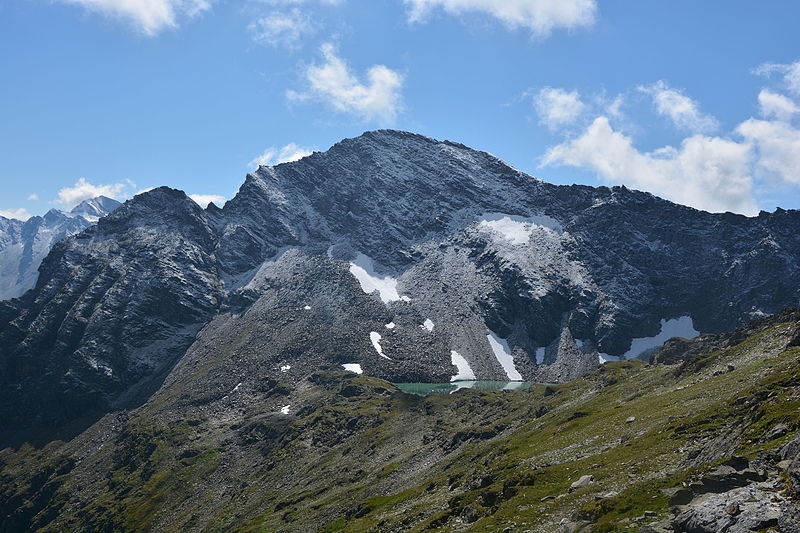 File:Törleskogl und Schildkogel vom Wildenkogelweg c.JPG