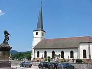 Église et monument.