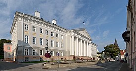 Tartu Ülikooli peahoone 2012.jpg