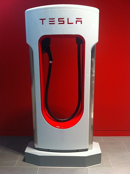File:Tesla charging station (22569870177).jpg