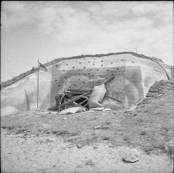 File:The British Army in Normandy 1944 B6381.jpg