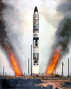 地下のサイロから発射されるタイタンII ICBM