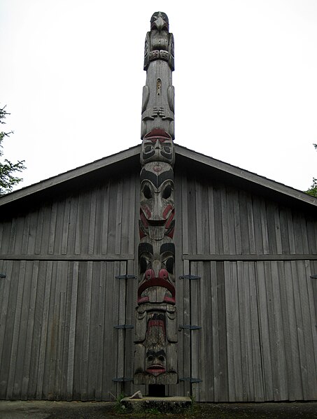 File:Totem poles in Prince Rupert -f.jpg
