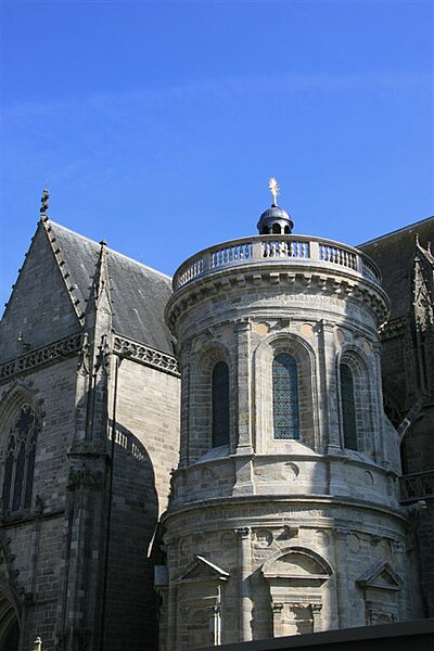 File:Tour Renaissance - Cathédrale de Vannes.jpg