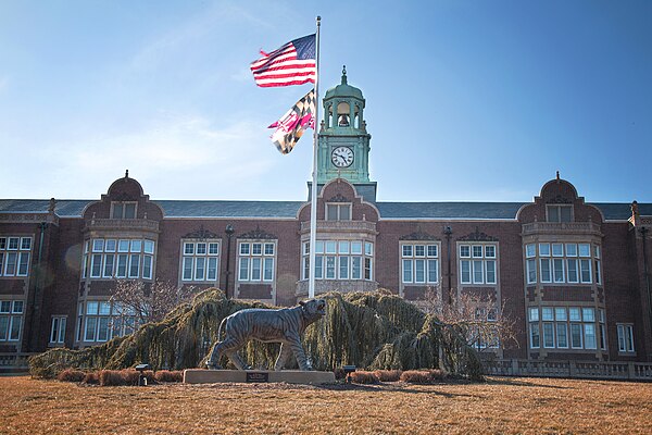 Image: Towson University Sun on Stephen's Hall (16668411069)