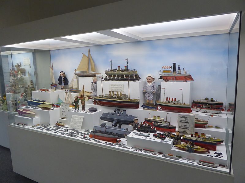 File:Toy Museum in Prague 19.jpg