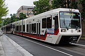 TriMet MAX Green Line -juna Portland Transit Mall.jpg -sivustolla