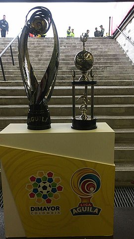 File:Trofeos Dimayor y Liga  - Wikimedia Commons