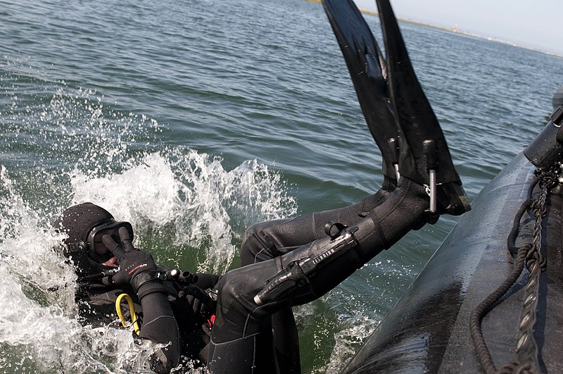 File:US Navy 110827-N-ZZ999-243 Navy Diver 2nd Class Ryan Kithcens, assigned to Mobile Diving and Salvage Unit (MDSU) 1, dives into San Diego Bay to sea.jpg