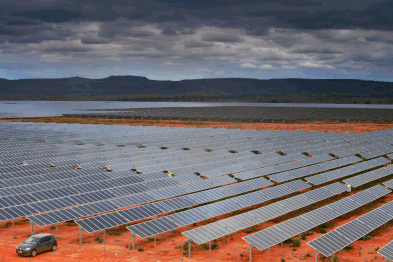 Planta solar de 321 MW en Brasil.