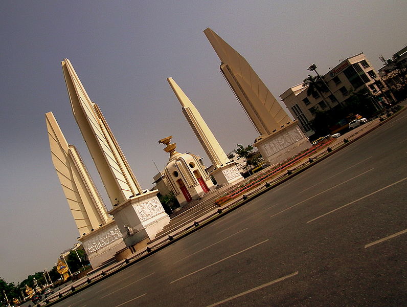 File:VICTORY MONUMENT BANGKOK THAILAND FEB 2012 (6840983120).jpg