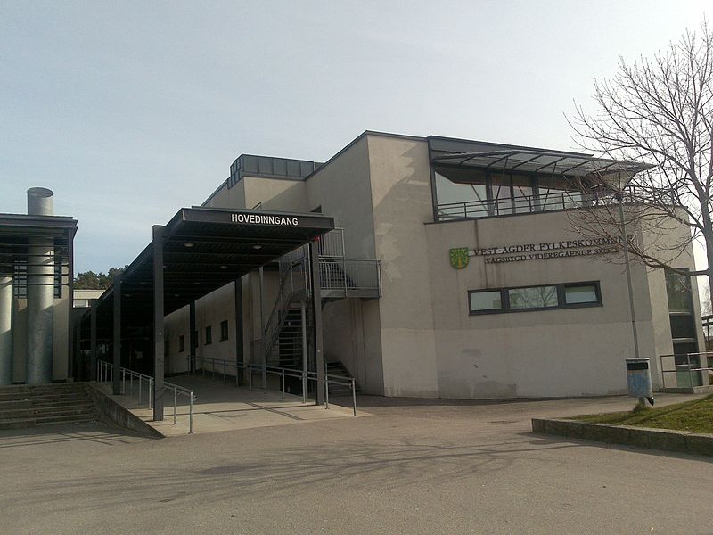 File:Vaagsbygd vdg skole.jpg